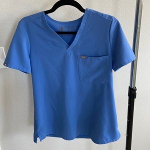 Ceil blue Fig scrub top